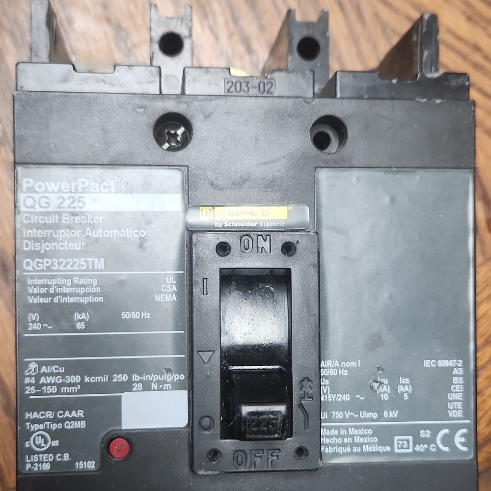 Square D PowerPact QG 225 Circuit Breaker QGP32225TM 225A 240V 3-Pole