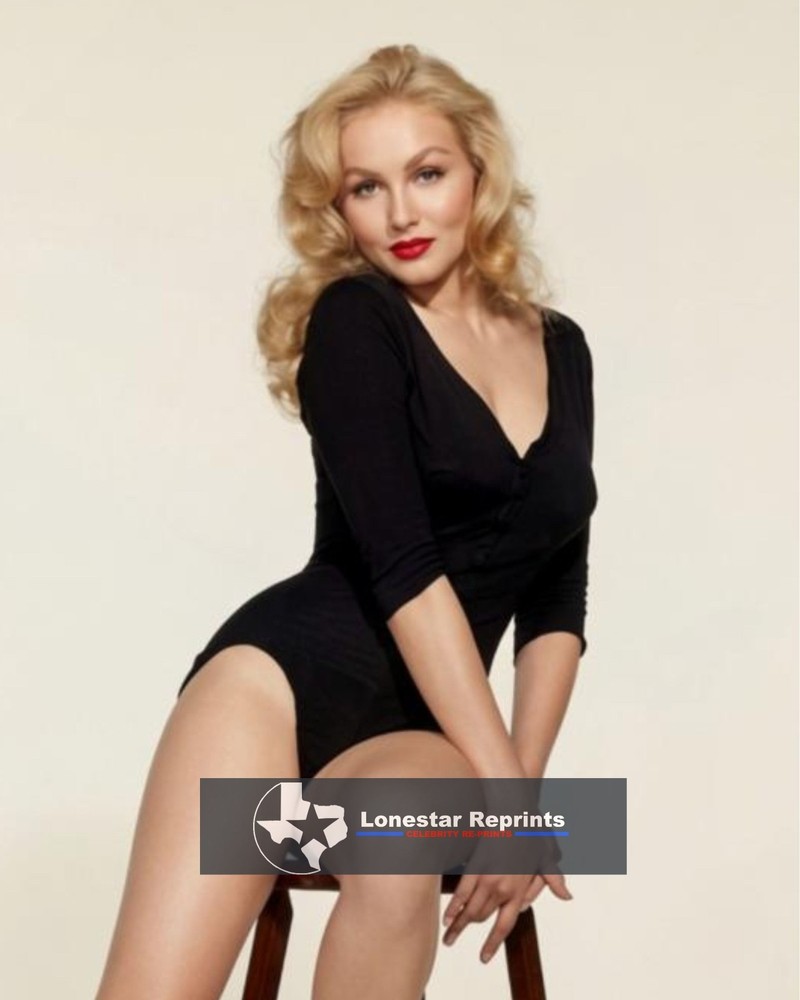 Julie Newmar   8x10 Reprint