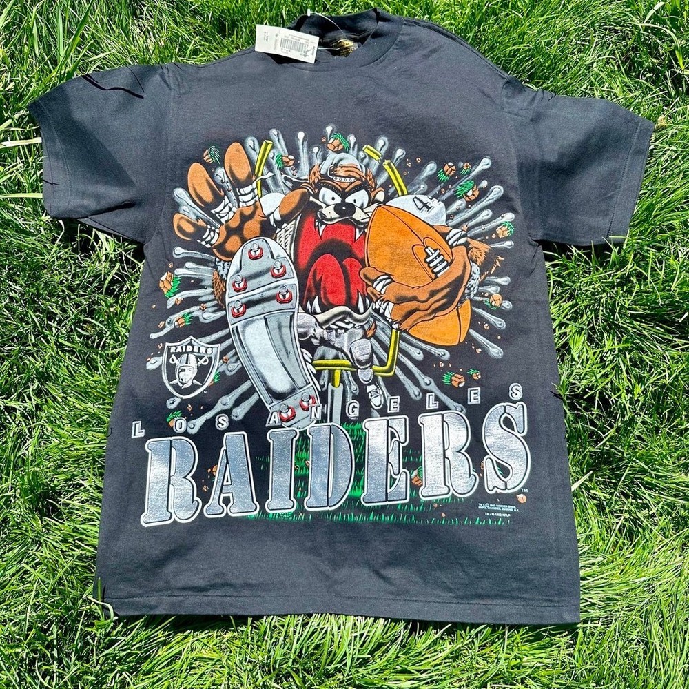 Warner Brothers Taz NFL Raiders Football Tee Looney Tunes HN1214