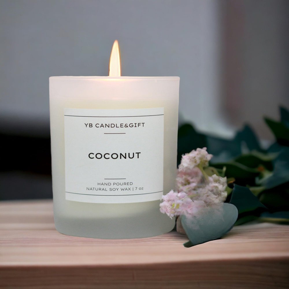 Coconut-Scented Soy Candle for Home Aromatherapy in Luxurious Design