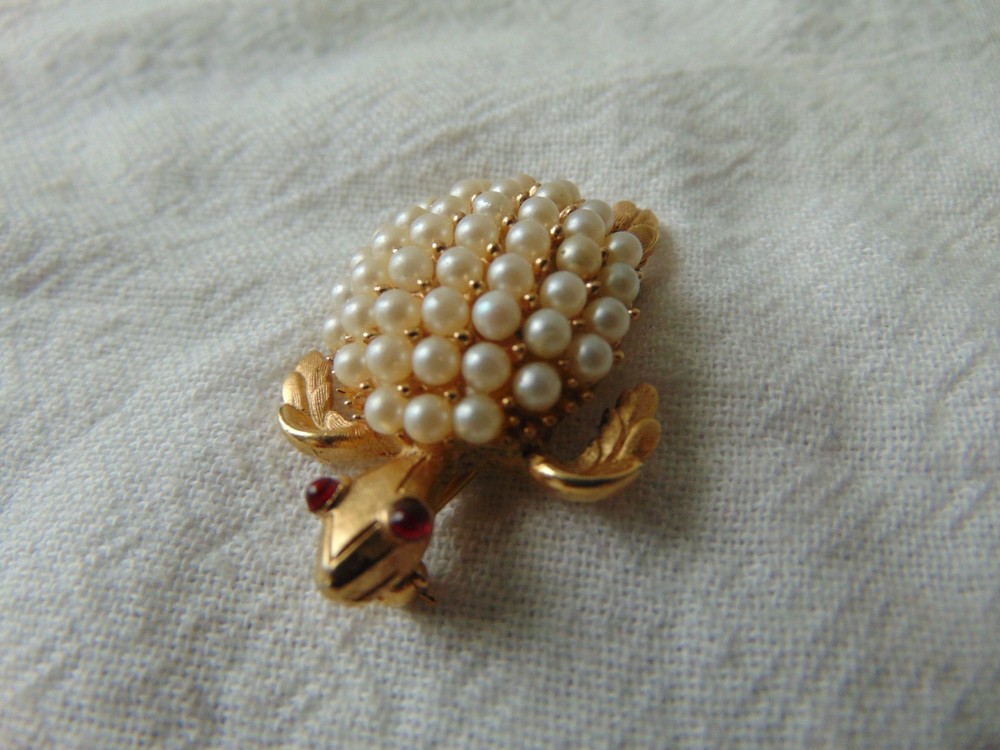 vintage crown Trifari signed pearl turtle red glass eyes brooch