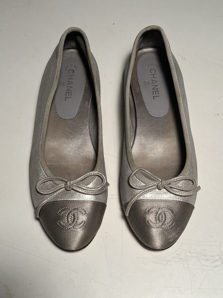 Chanel Silver Cloth Ballet Flats Size 35