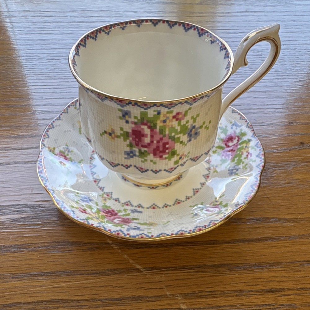 Royal Albert Bone China England Floral Decorated Tea Cup & Saucer