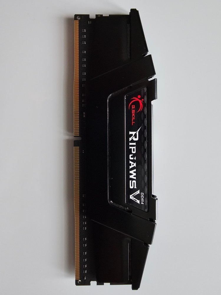 G.SKILL Ripjaws V Series 16GB 288-Pin PC RAM DDR4 3200 Desktop Memory