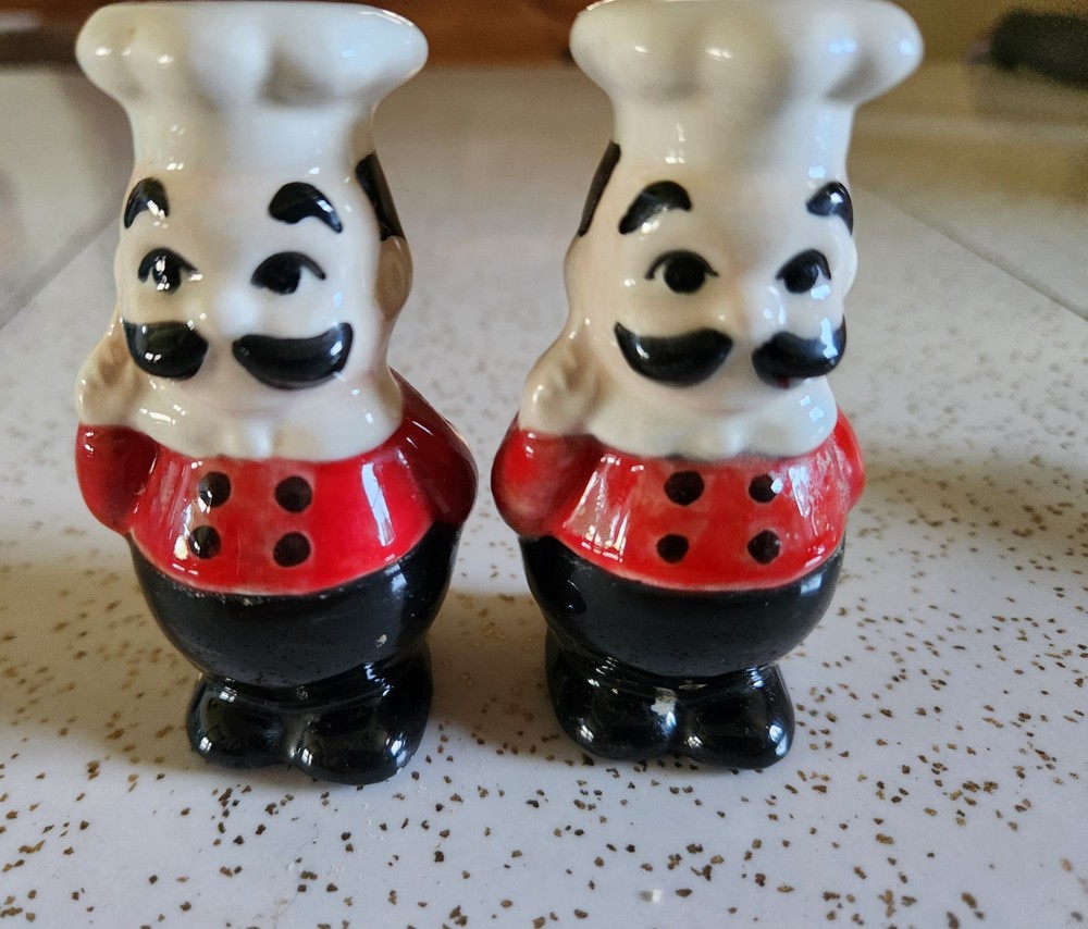 Vintage Salt Pepper Shakers Ceramic Chefs Hand painted No Stoppers Red Black