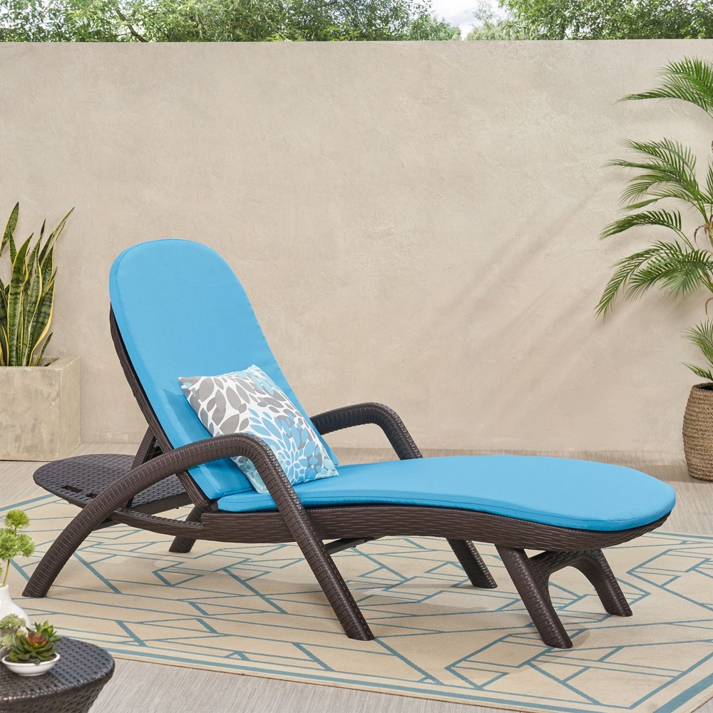 Mikael Chaise Lounge with Cushion for Stylish Patio Comfort