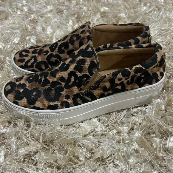 Steve Madden | Women's Cheetah Print Gills Sneaker Shoe Size 6.5M