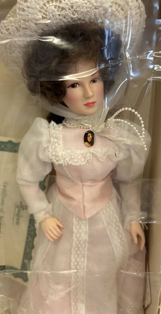 Effanbee Vintage 1986 Little Old New York Madison Park Doll 7303