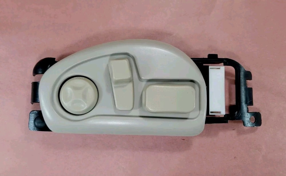 2000-2005 CADILLAC DEVILLE SEVILLE RIGHT PASSENGER FRONT SEAT LUMBAR SWITCH OEM