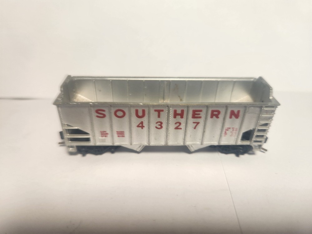 N Scale Southern 2 Bay Arch End Hopper SOU 4327
