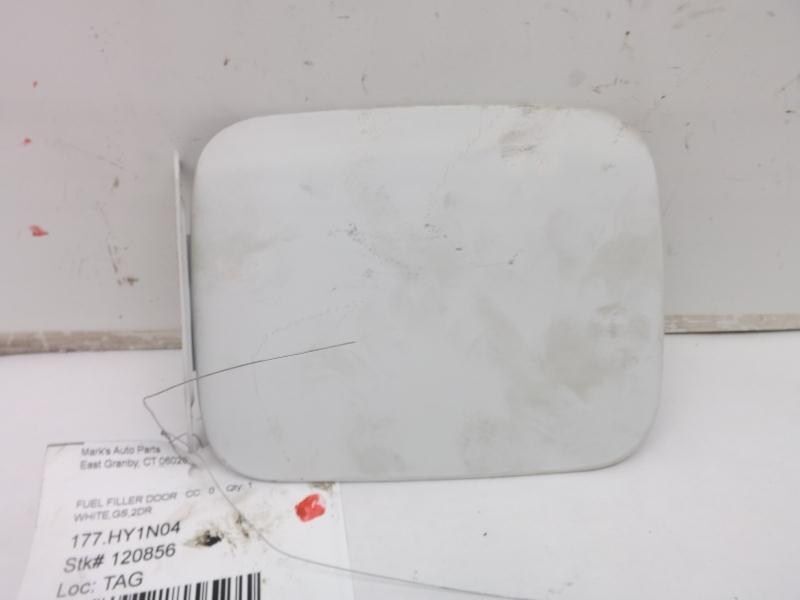 02 HYUNDAI ACCENT FUEL FILLER DOOR