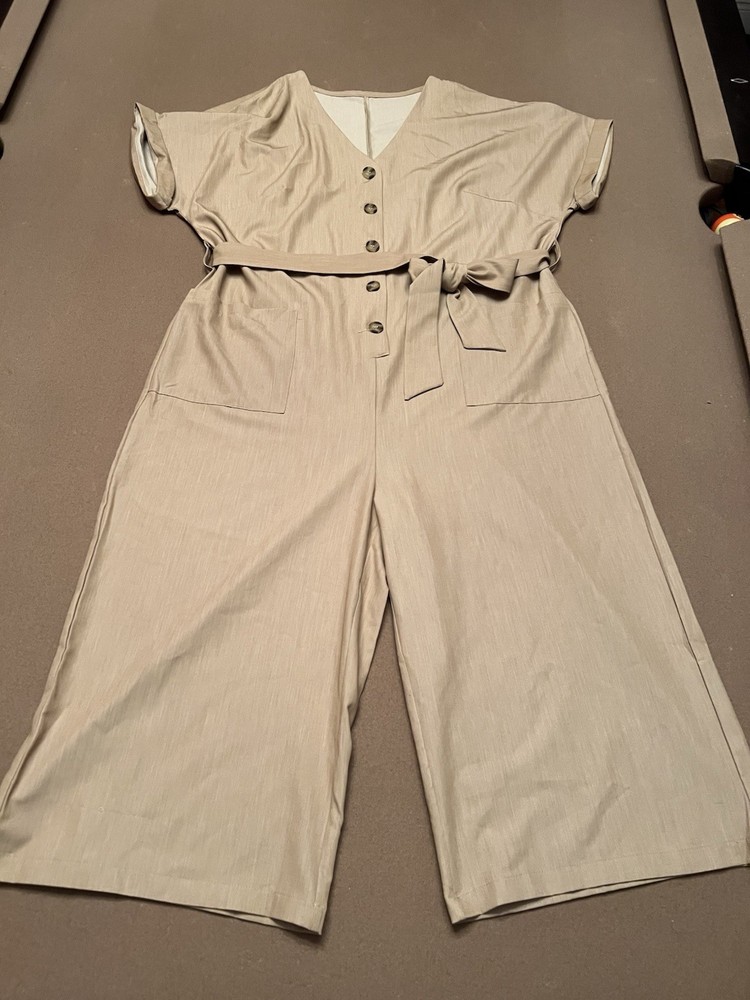 Tan Button-up Jumpsuit With Belt And Capri Cut Size XL