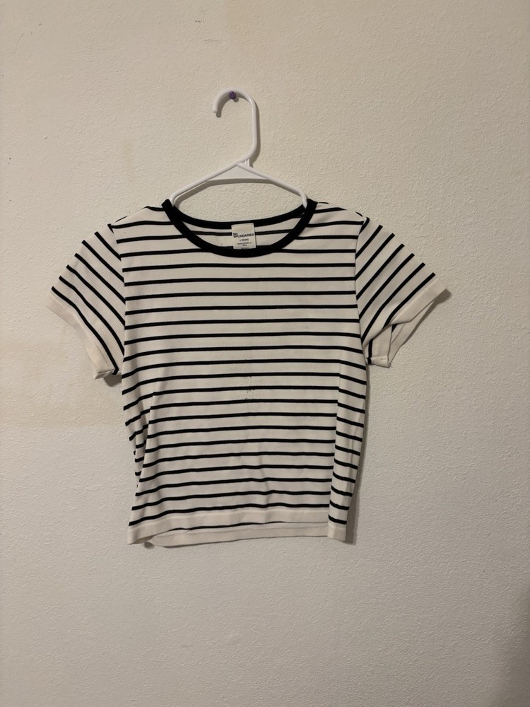 No Boundaries Women's Black White Striped Short Sleeve T-Shirt Size L
