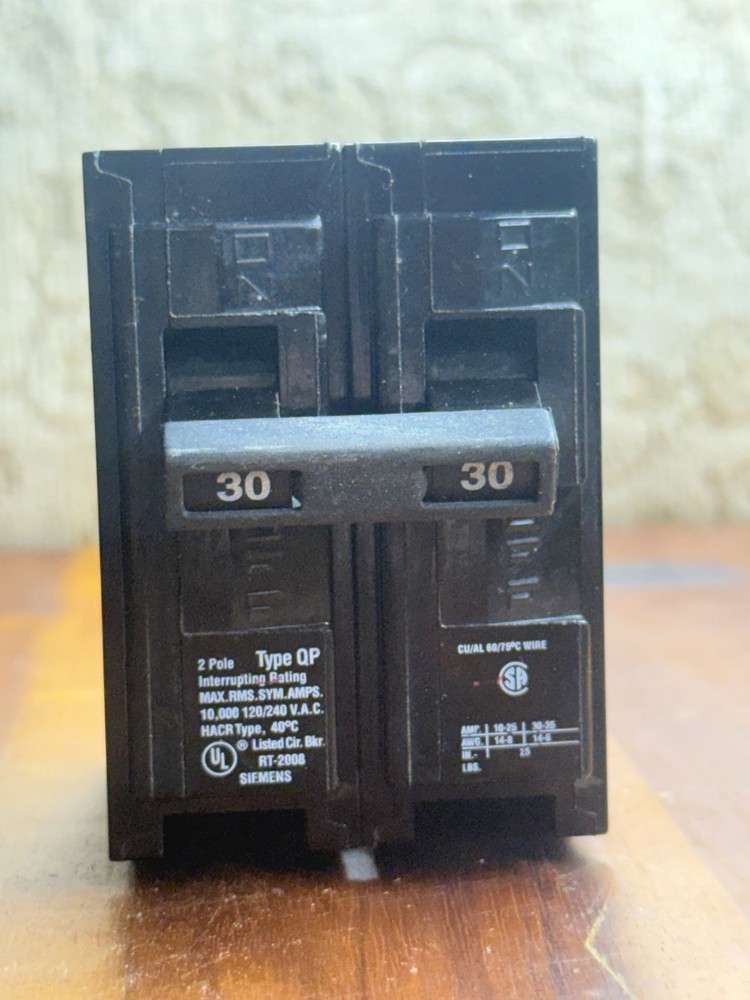 SIEMENS ITE Q230 2 Pole 30 Amp 120/240V Type QP Circuit Breaker (used-VERY GOOD)