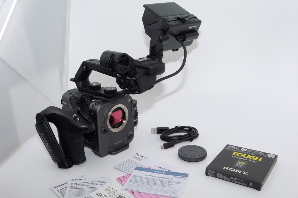 Sony Cinema Line FX6 camera. (2) batteries. Complete. BOXED !  Never used !