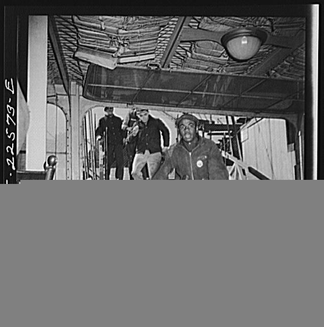 Photo:Baltimore Maryland 1910s Boarding Former Wilson Line Boat Passengers