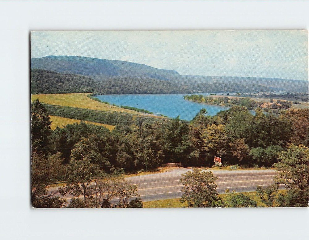 Postcard The Tennessee River and Highway US Chattanooga Tennessee USA