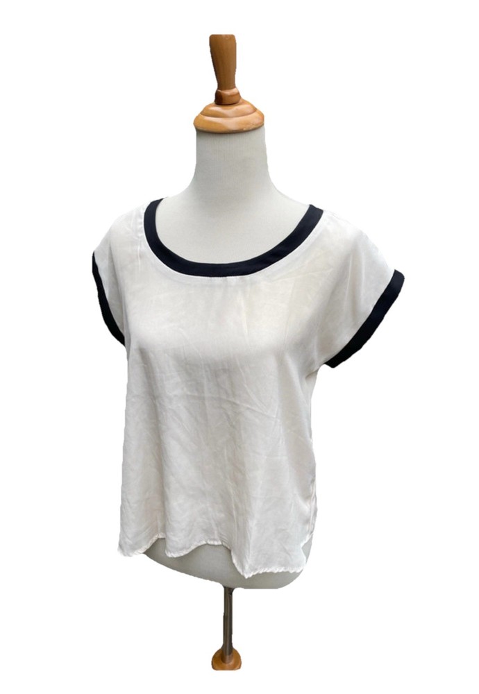 Ali & Kris Cream Black Tie Open Back Top Women’s Size Medium