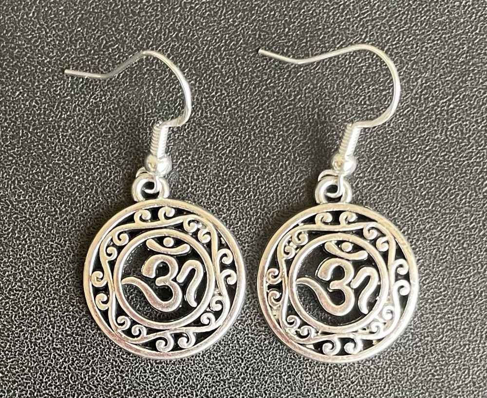 Om Symbol Sign Round Silver Dangle Drop Earrings .925 Sterling Silver Hooks