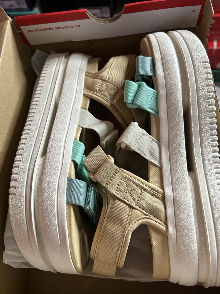 Women's Nike I On Classic Sandal Size 5 Comfortable Casual Style