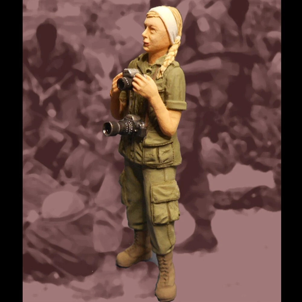 1/35 reporter War correspondent Resin Model figure soldier Military themes