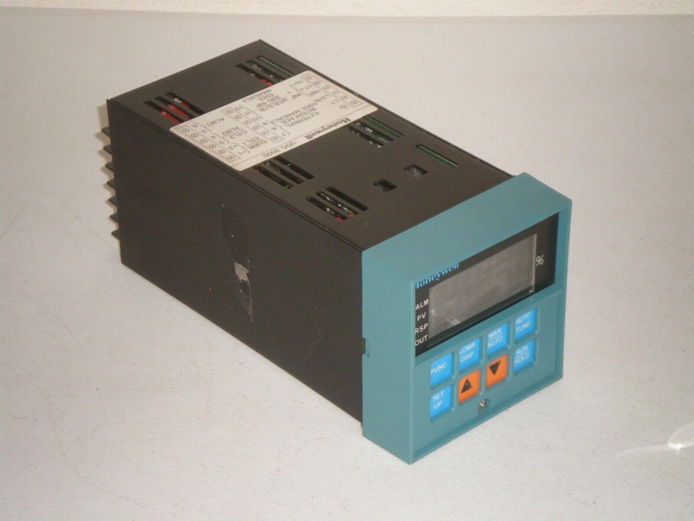 Honeywell DC3003-0-00A-2-00-0111 Temperature Controller 120 VAC Free Shipping!