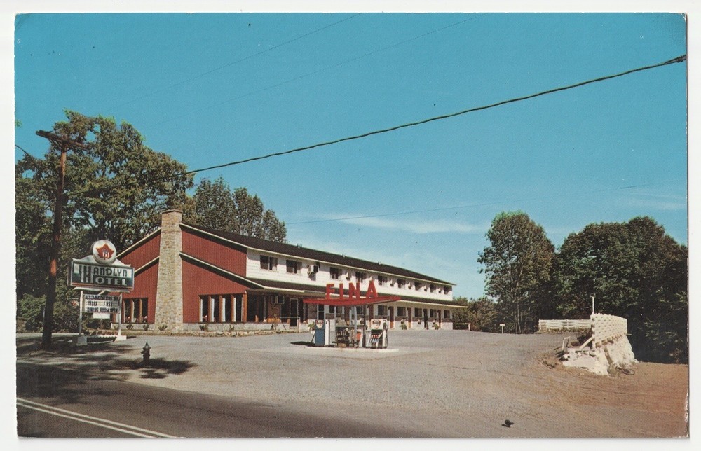 c1960s~St. Stephen New Brunswick Canada~Wandlyn Motel Fina Gas~Vintage Postcard
