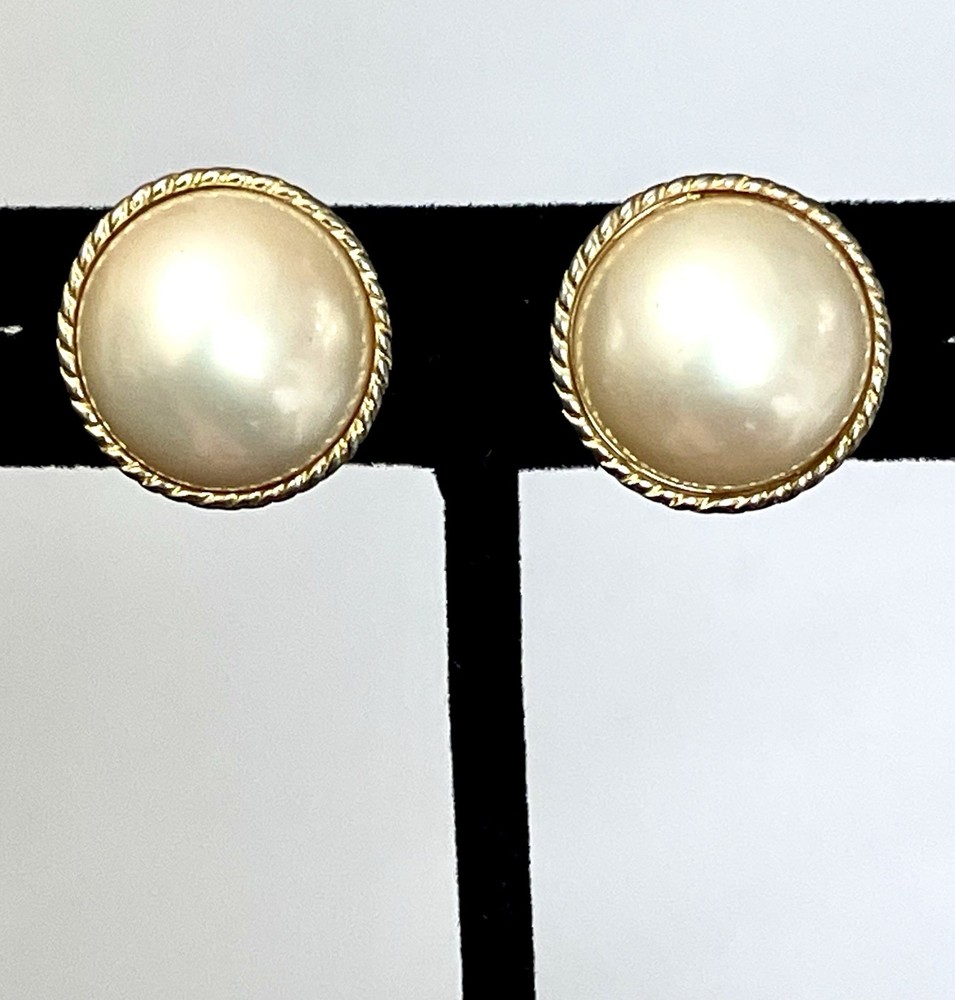 Vintage Cream Faux Pearl Clip On Earrings Gold Tone Rope Edge Retro Coquette MCM