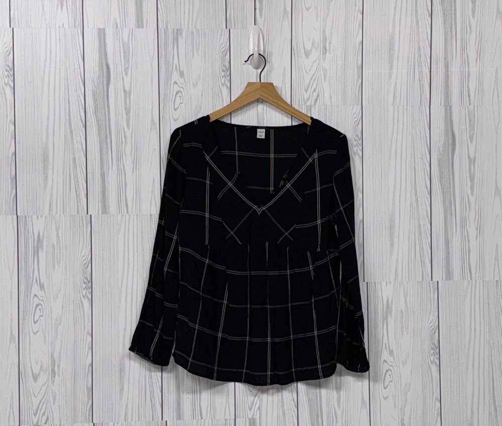 Old Navy top womens size small long sleeve black patterned pullover blouse