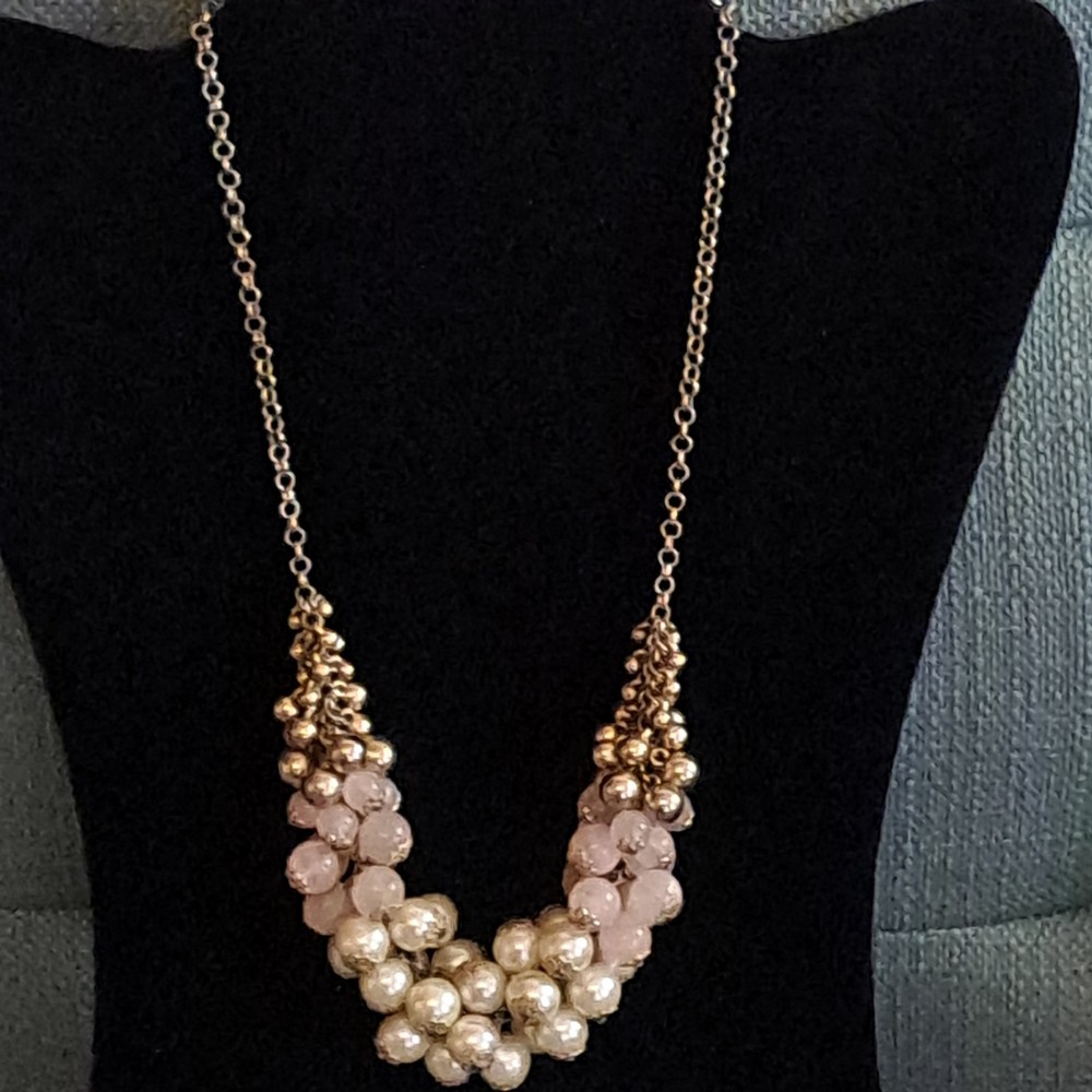 Vintage Avon NRT pearly gold tone necklace