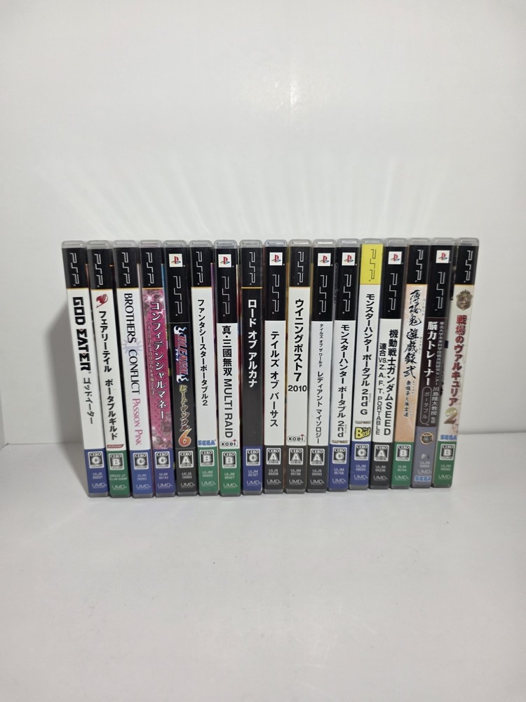 japanese psp games lot 17 Games (Bleach,God Eater, Capcom, Sega)
