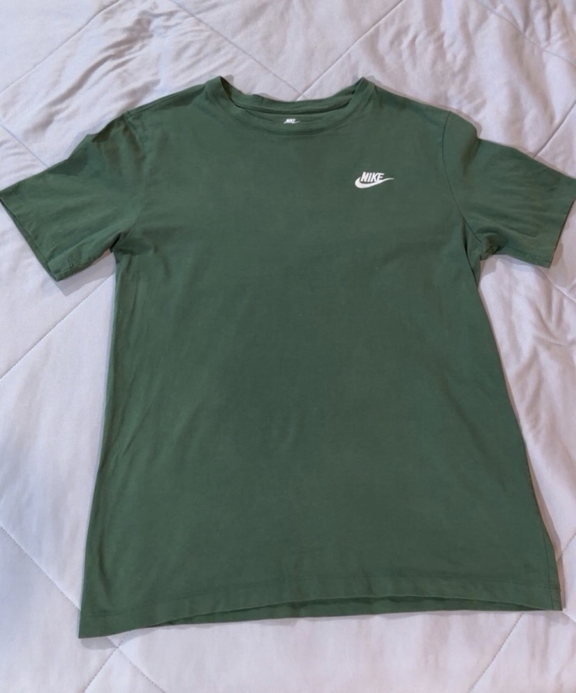 Nike Men’s “The Nike Tee” Embroidered Logo T-Shirt Green Size Medium