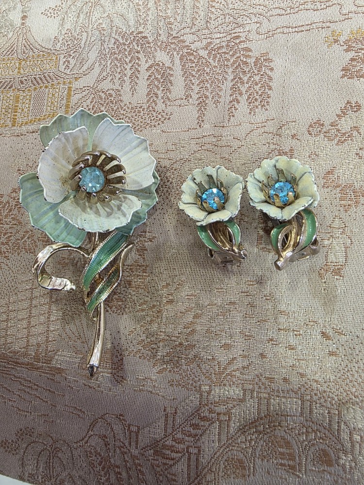 Vintage Brooch Pin & Clip Earrings Green Enamel Flowers and Buds 1940's