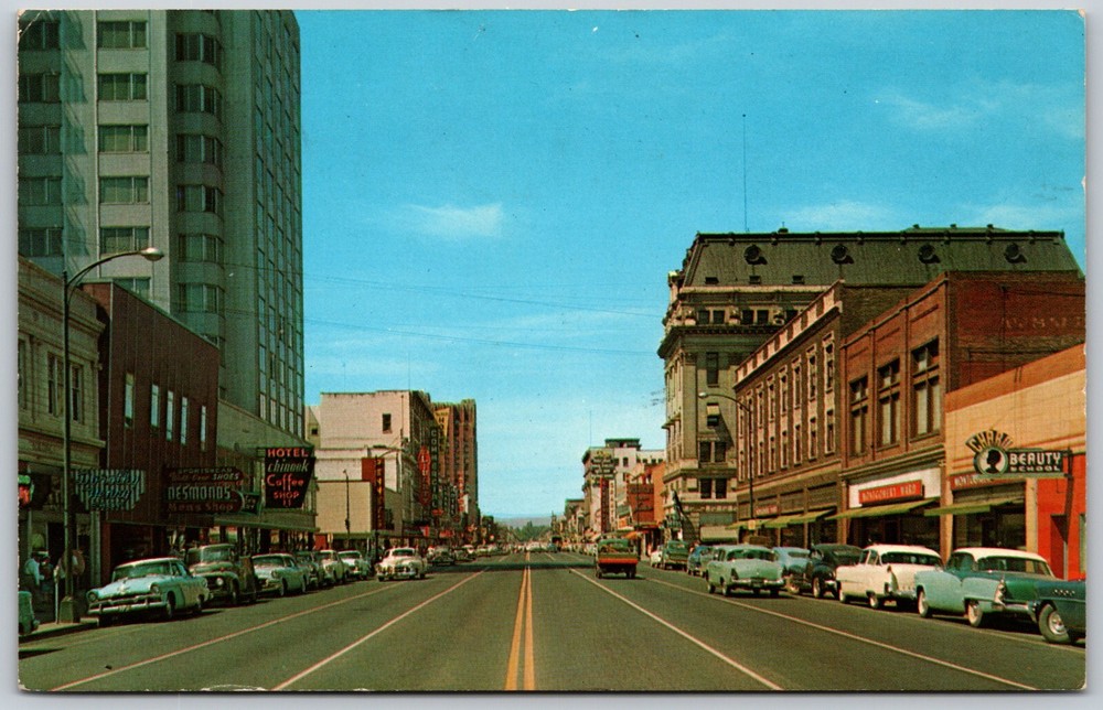 Street Scene Yakima Avenue Yakima Washington VINTAGE Postcard