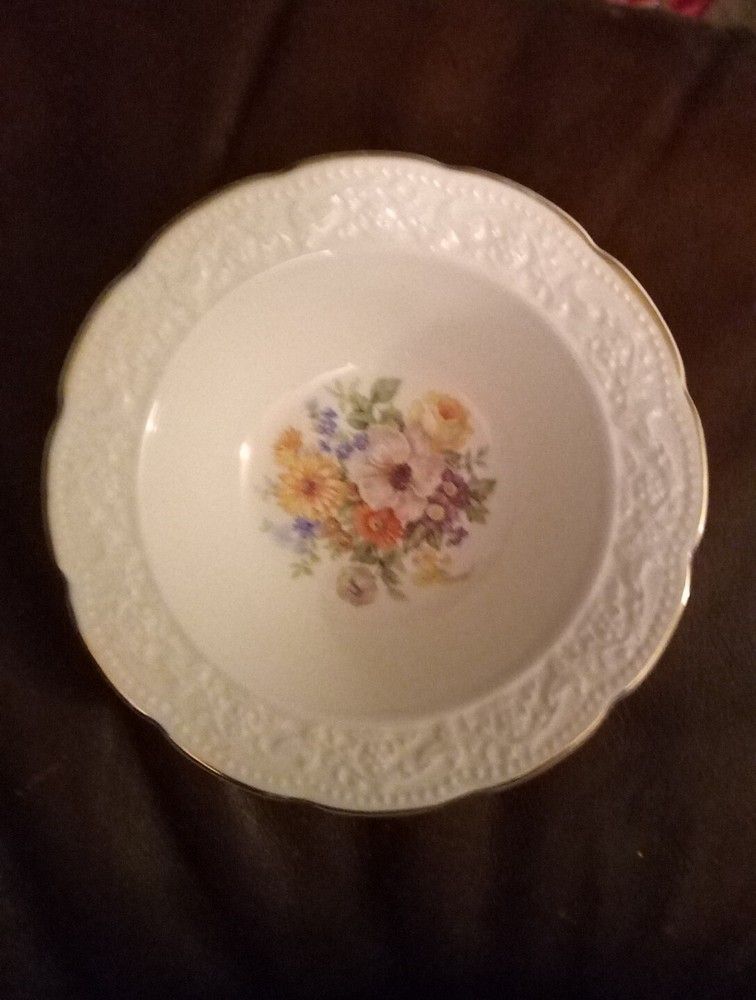 ANTIQUE EDWIN M. KNOWLES  1940   5 BERRY BOWLS MADE IN USA 40-6 SEMI VITREOUS