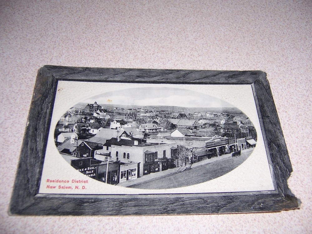 1910s RESIDENCE DISTRICT, NEW SALEM, ND. ANTIQUE POSTCARD