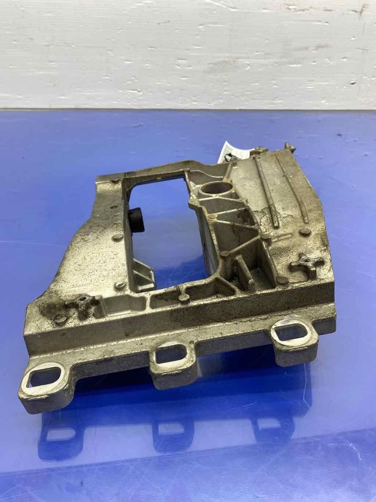 2017 - 2020 JAGUAR F-PACE X761 OEM 2.0L AWD TRANSMISSION GEAR BOX MOUNT BRACKET