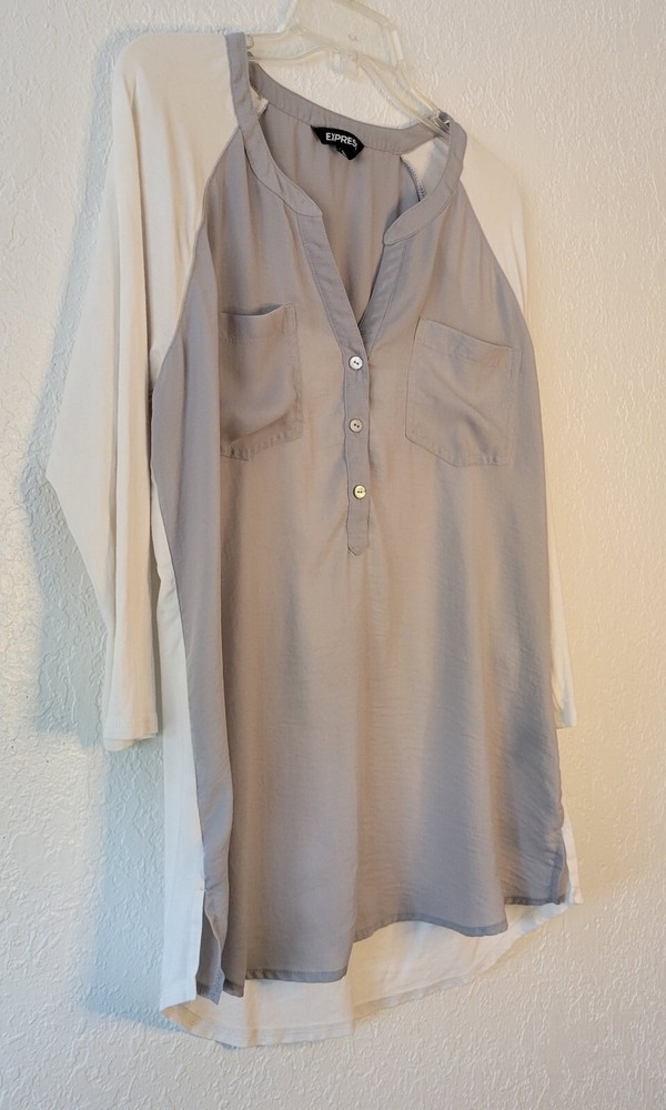 EXPRESS HENLEY STYLE TOP RAGLAN CREAM COLOR 3/4 SLEEVE WITH OLIVE GREEN SZ L