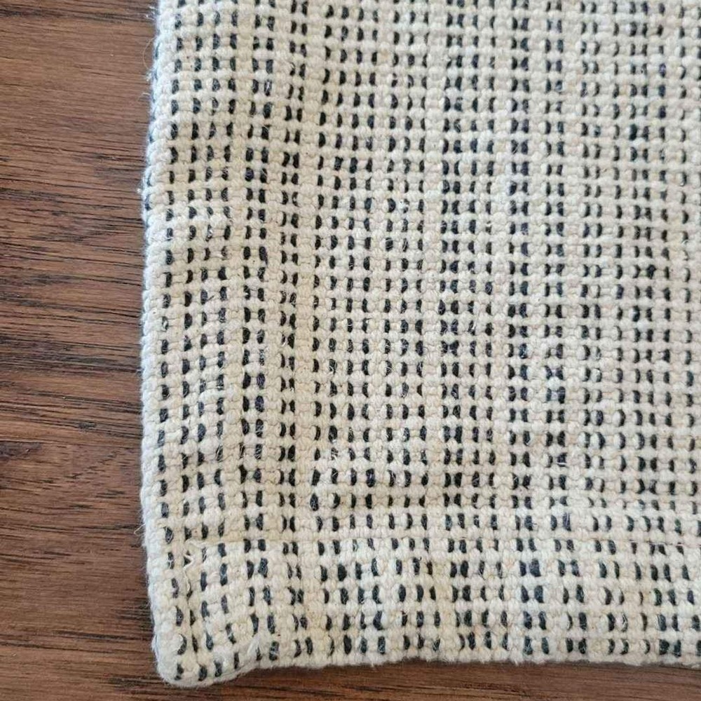 Rug IKEA White and Black Minimalist 5.5x3.5 Excellent Condition MACHINE WASHABLE