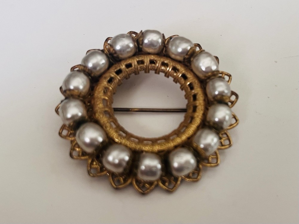 Vintage Miriam Haskell Faux Baroque Pearl Wreath Brooch. Gold Tone Filigree