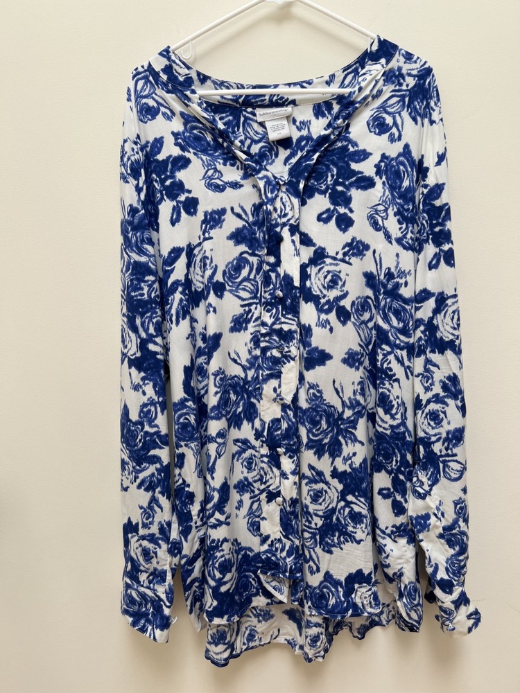 Soft Surroundings flowy blouse white blue floral Sz2X v-neck back belt  1 flaw