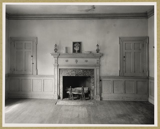 Photo:Brownsville Nassawadox Virginia 1930s Interior Fireplace Mantel Room