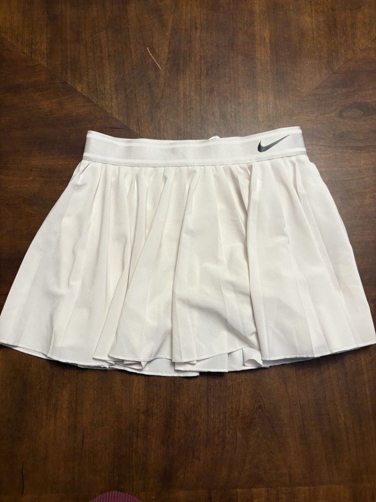 Nike Dri-Fit Women’s White Pleated Tennis Skirt Size Small Court Athletic Skort