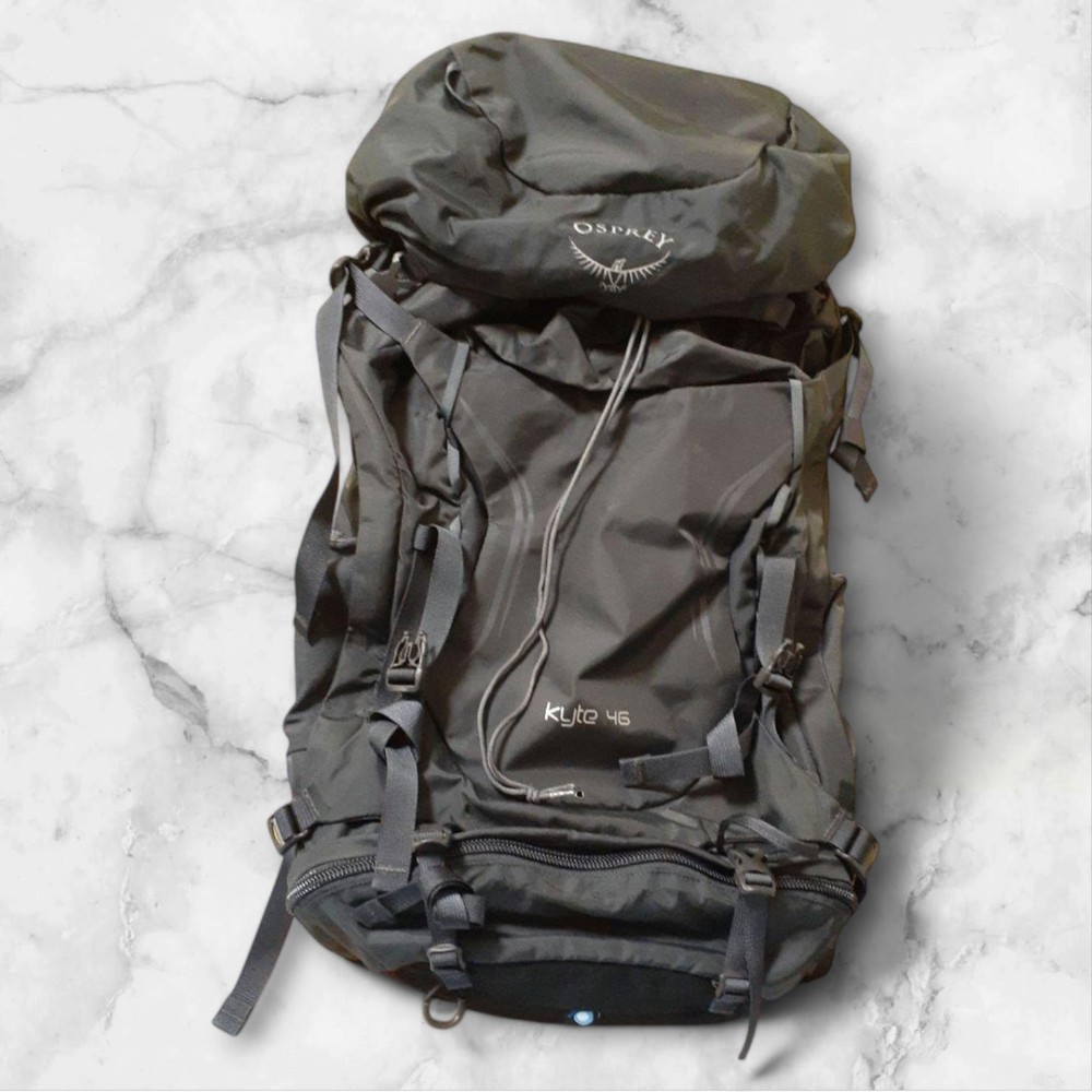 Osprey Kyte 46 Womens Backpack Purple with Waterproof Cover Size S/M 46L Pre-Owned