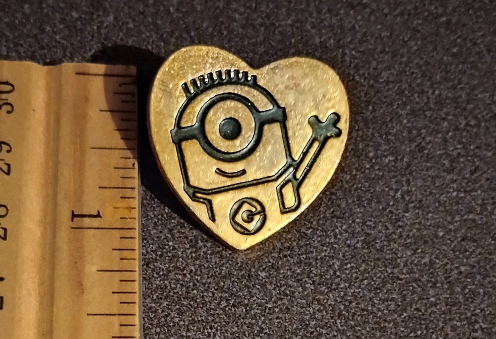 Universal Studios Gold Tone Minion Heart Shaped Collectible Lapel Jacket Pin