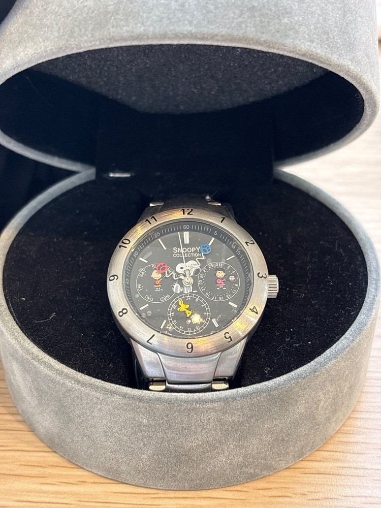 SNOOPY COLLECTION Limited Edition SS QZ Watch 5000 Pieces Battery Dead