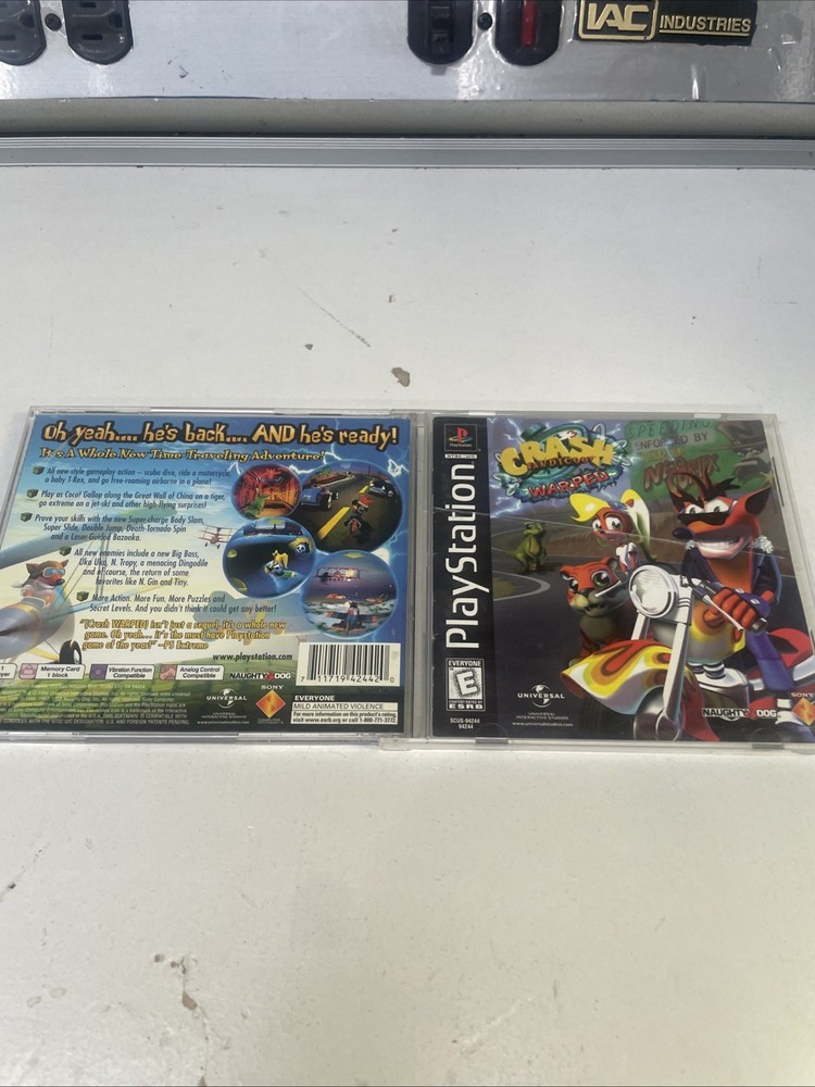 Crash Bandicoot Warped BOX AND MANUAL ONLY NO GAME.