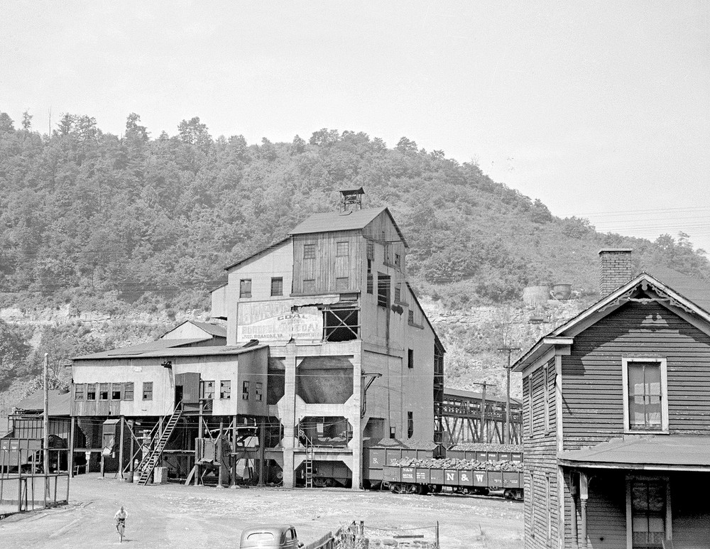 1938 Coal Mine, Floyd County, Kentucky Vintage Old Photo 8.5
