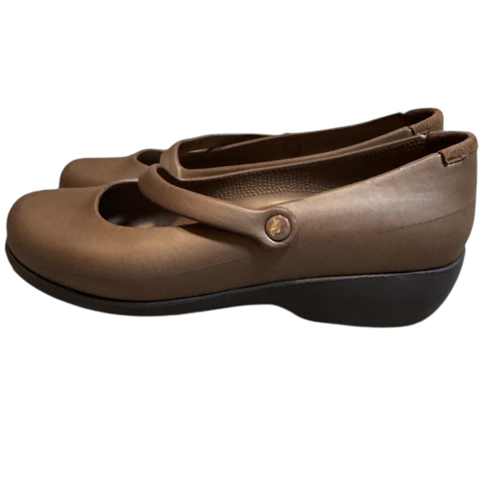 Crocs Size 9 Croslite Work Flat Mary Jane's Brown Comfort Slip Resistant