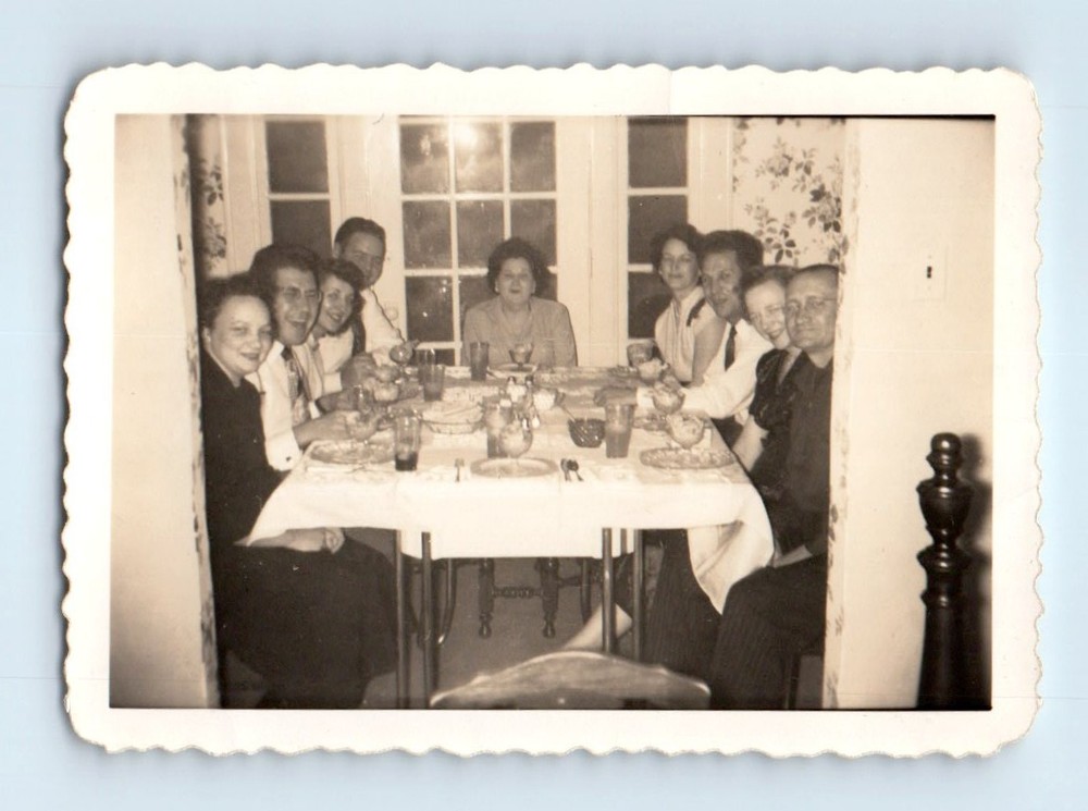 Old Vintage Photo MEN WOMEN SITTING AROUND DINNER TABLE DINING ROOM PIC
